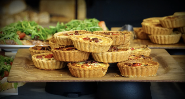 Pompoen-geitenkaas mini quiche